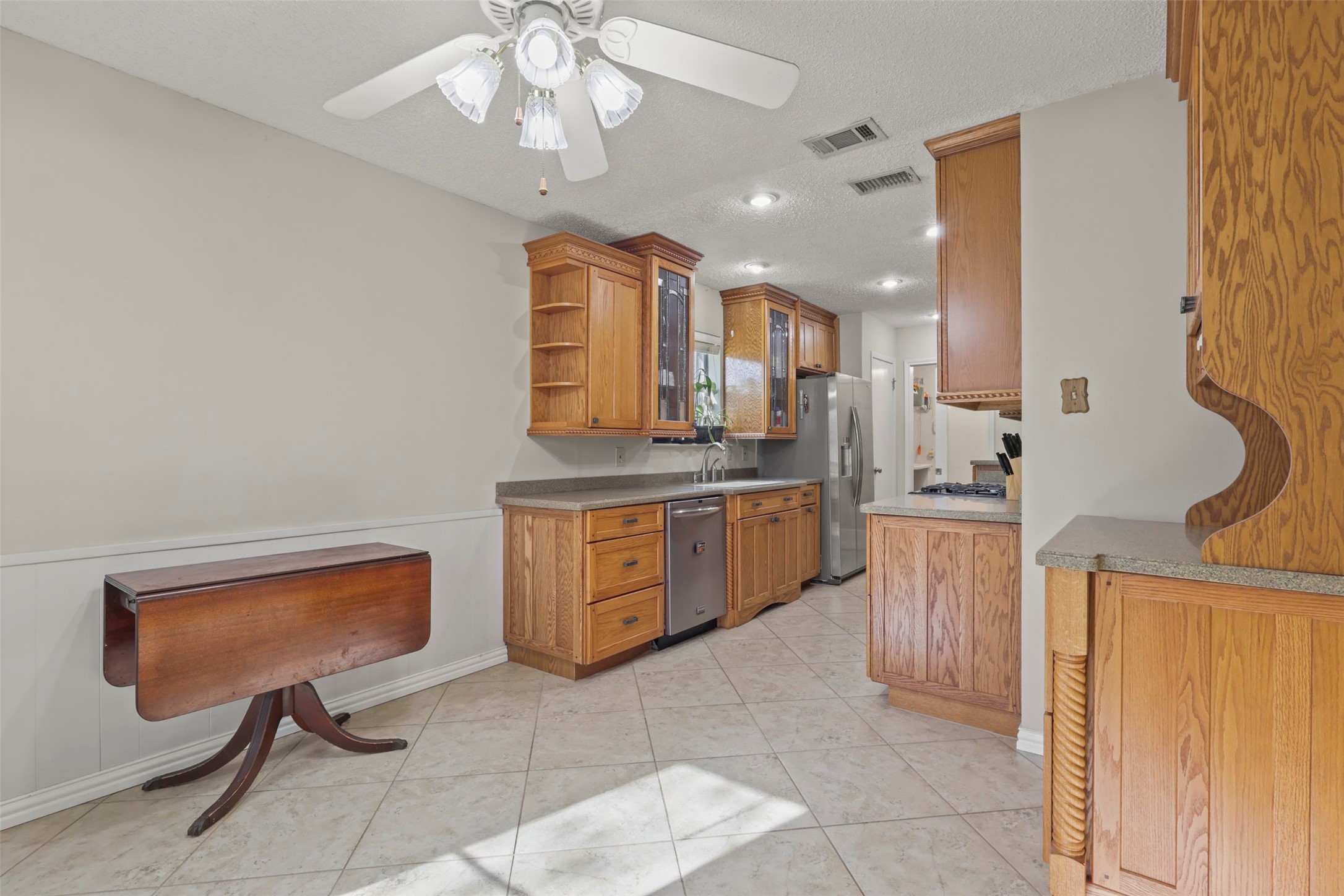 409 Colonial Drive Garland TX 75043
