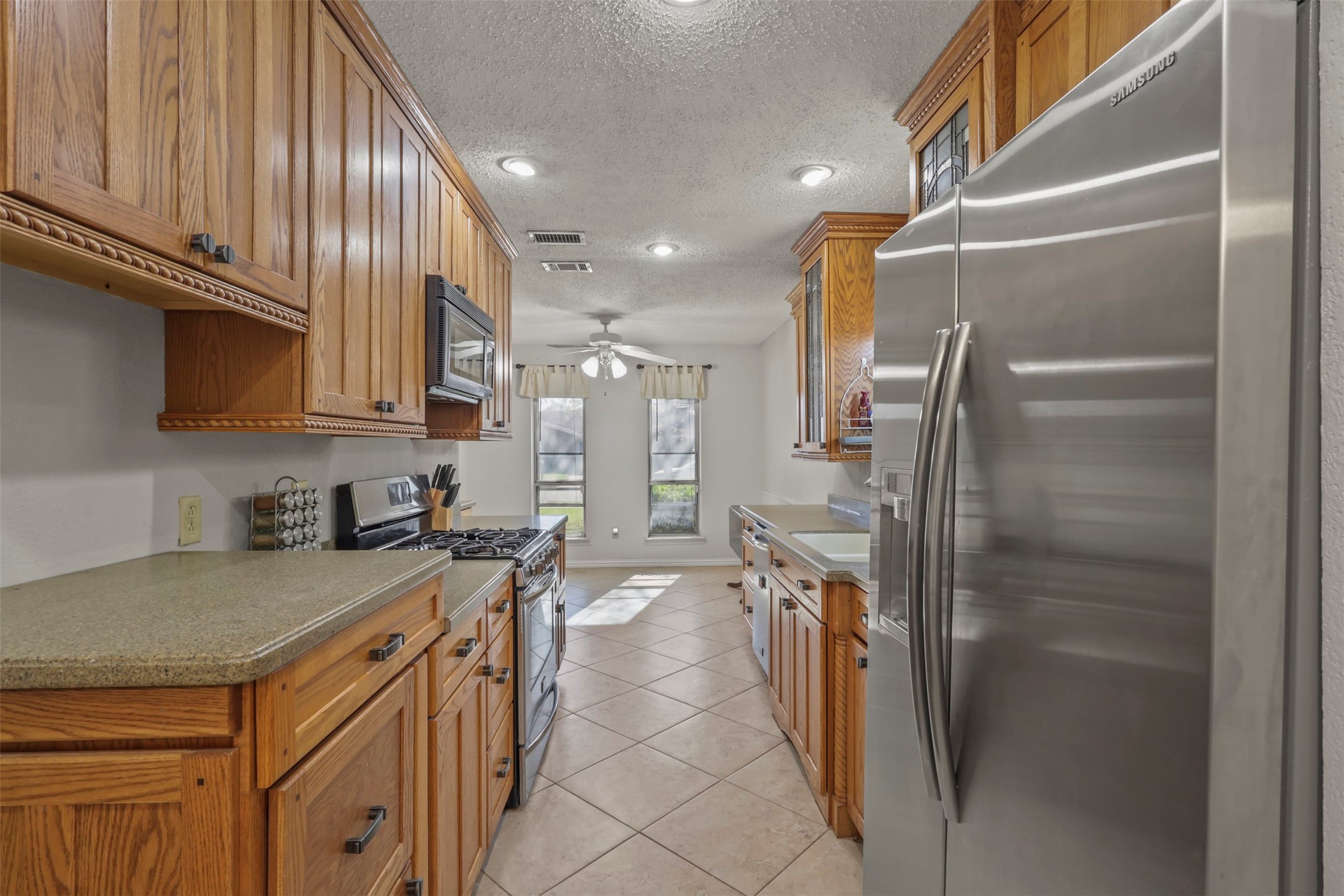 409 Colonial Drive Garland TX 75043
