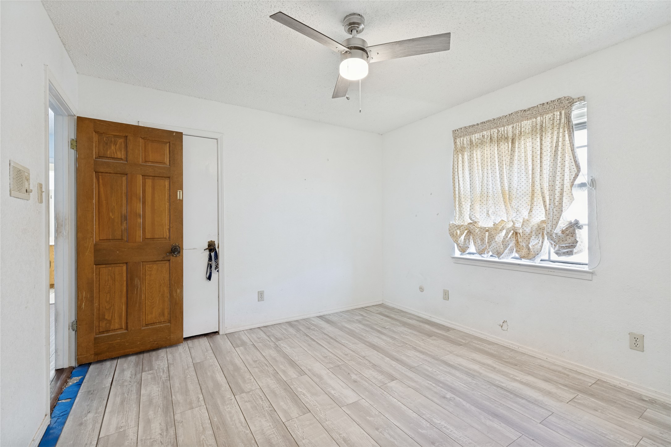 6533 Lake Side Circle North Richland Hills TX 76180
