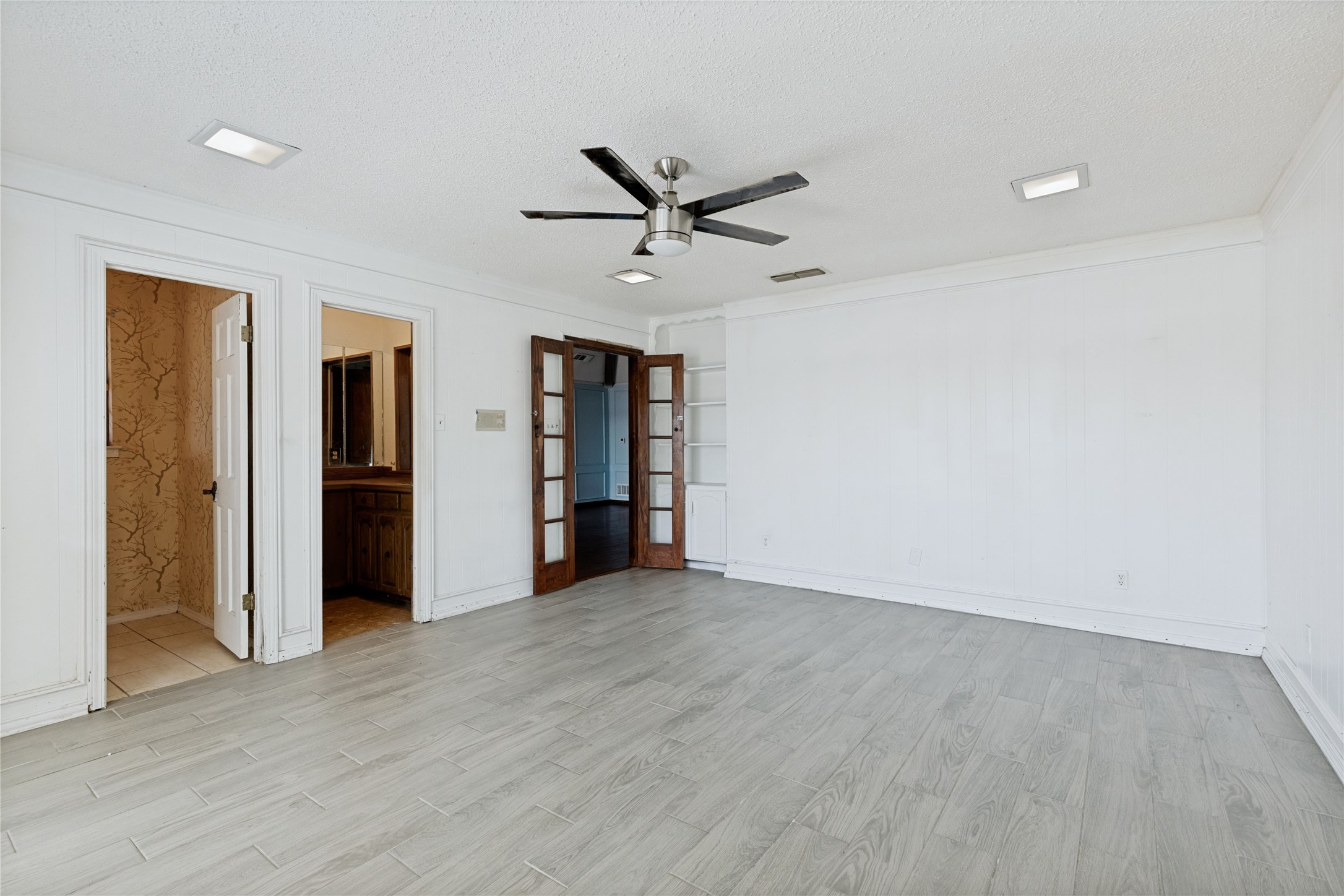 6533 Lake Side Circle North Richland Hills TX 76180