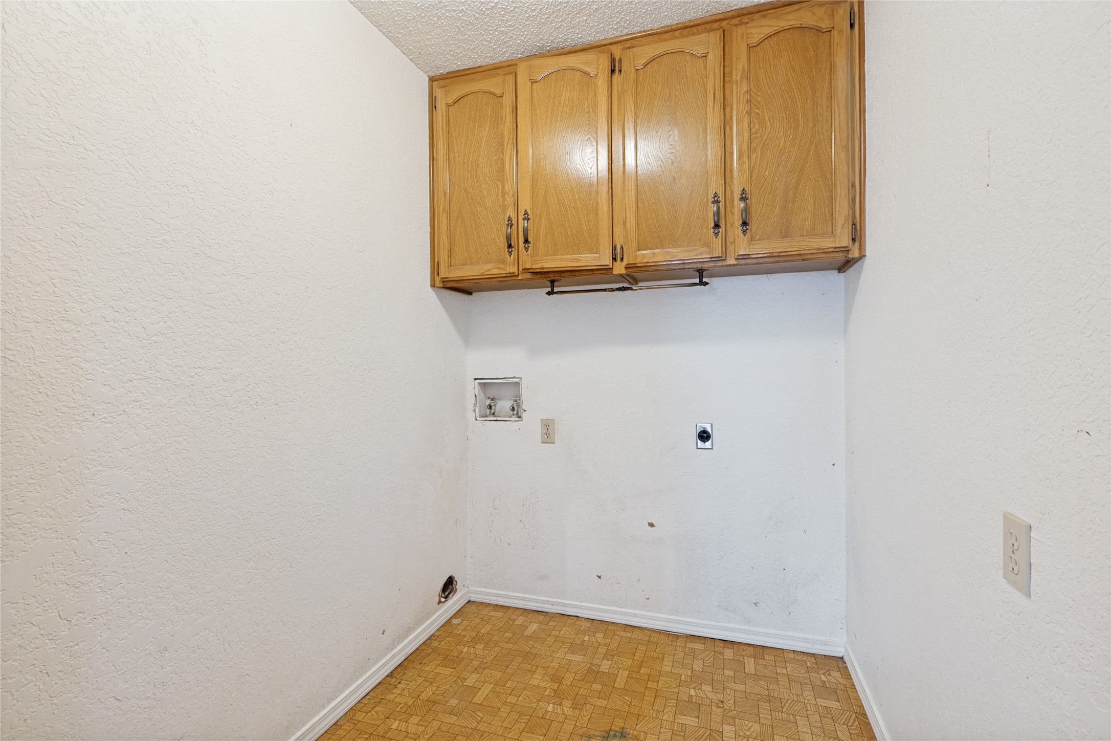 6533 Lake Side Circle North Richland Hills TX 76180