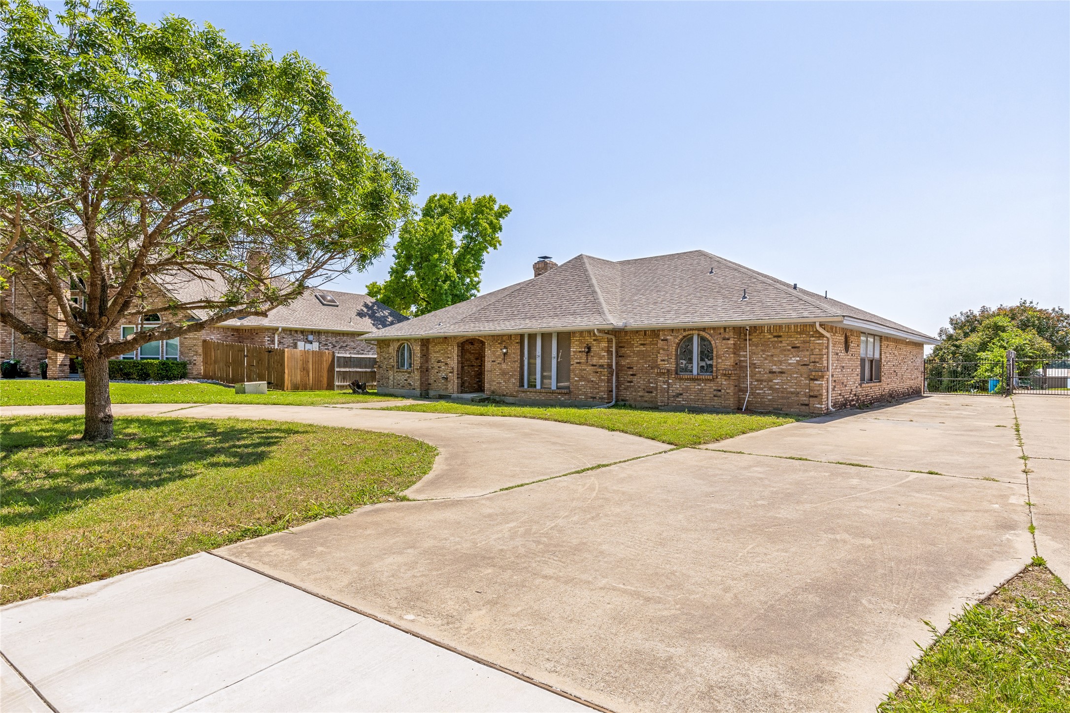 6533 Lake Side Circle North Richland Hills TX 76180