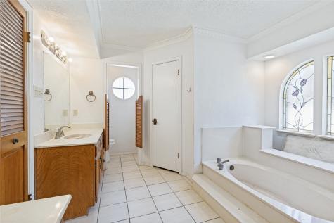 6533 Lake Side Circle North Richland Hills TX 76180