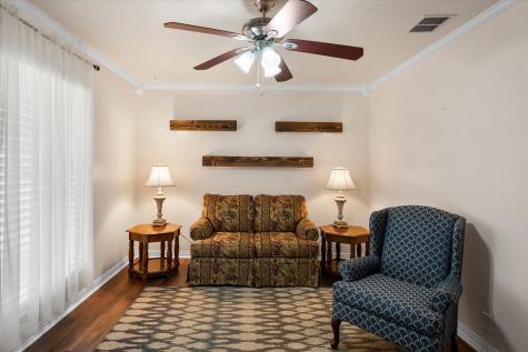 729 SW Sunnybrook Drive Burleson TX 76028