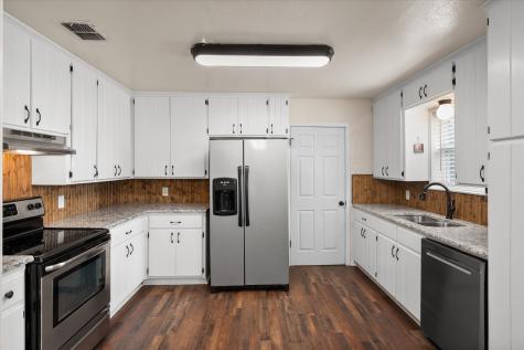 729 SW Sunnybrook Drive Burleson TX 76028
