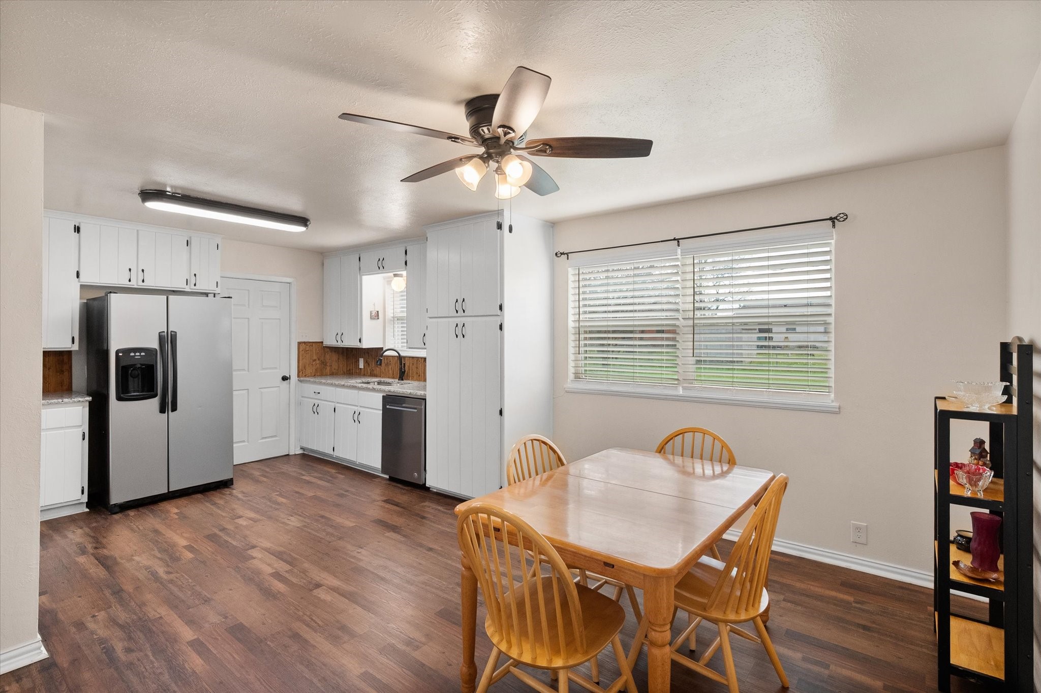 729 SW Sunnybrook Drive Burleson TX 76028