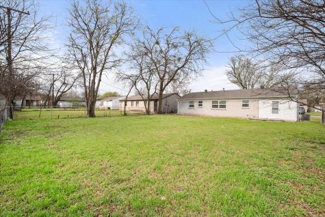 729 SW Sunnybrook Drive Burleson TX 76028
