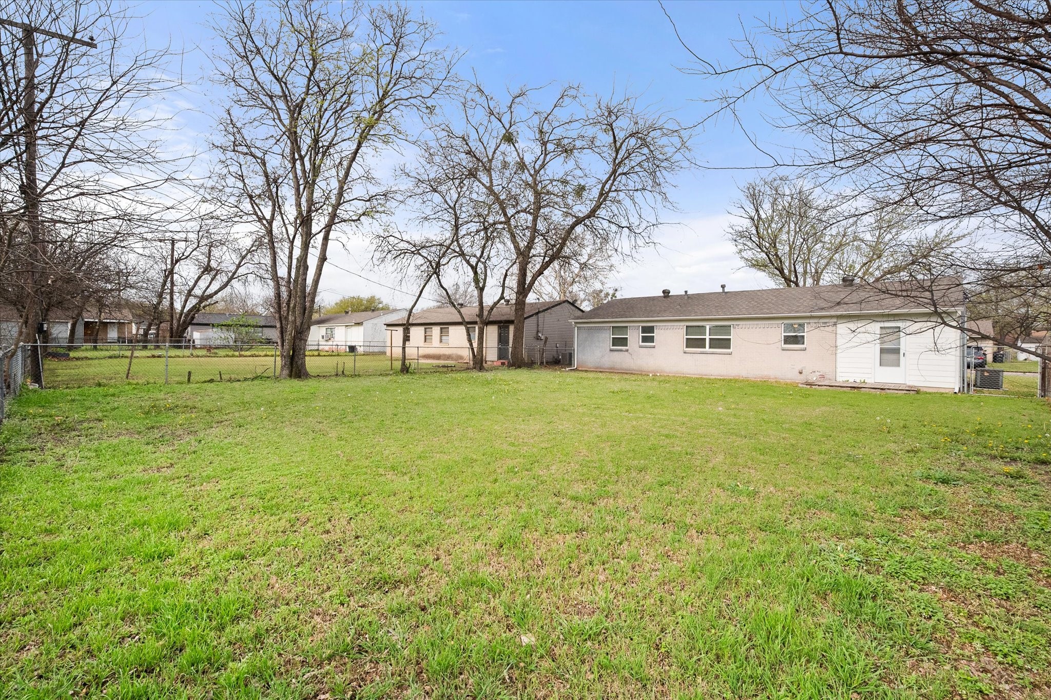 729 SW Sunnybrook Drive Burleson TX 76028