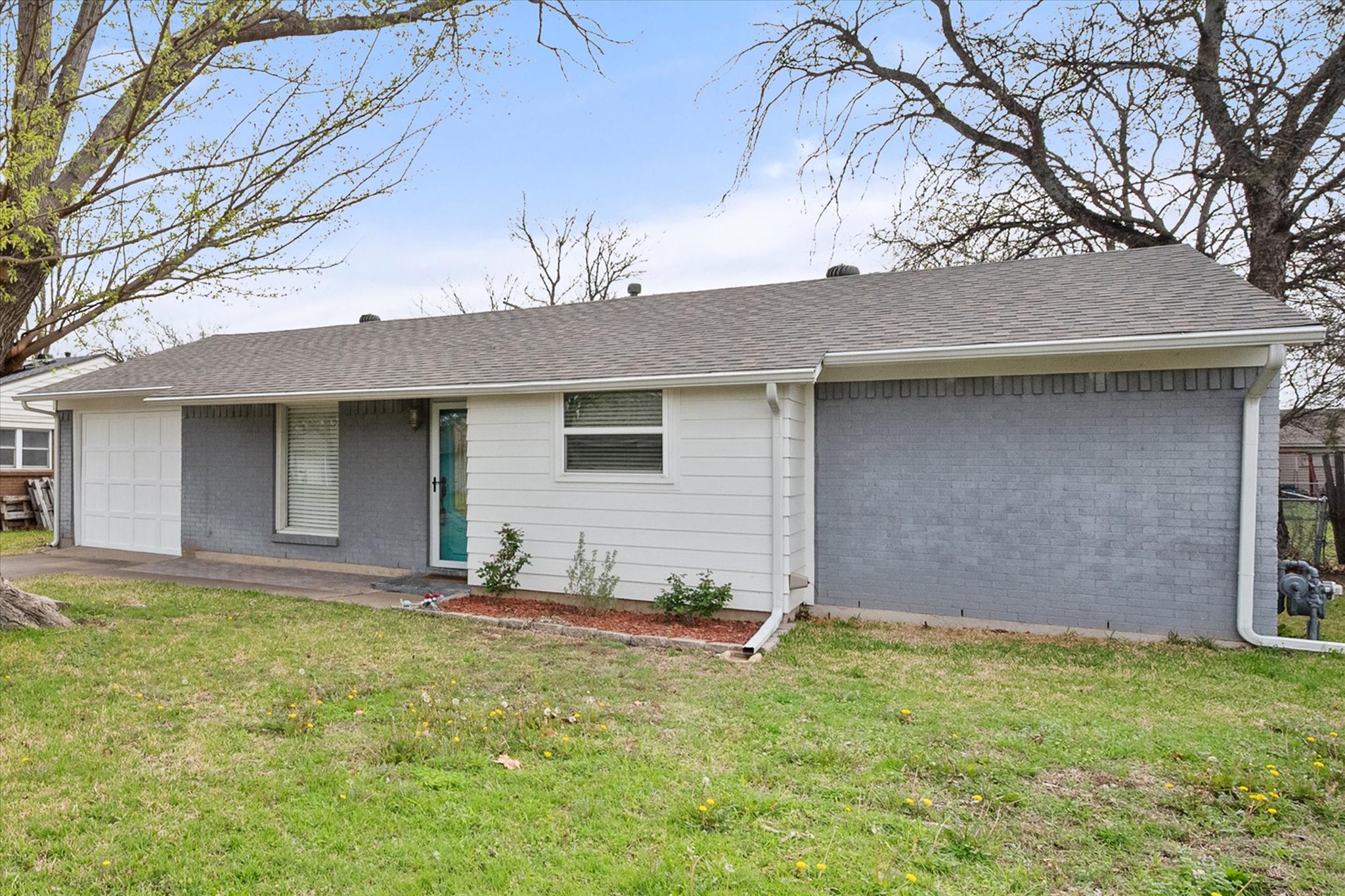 729 SW Sunnybrook Drive Burleson TX 76028