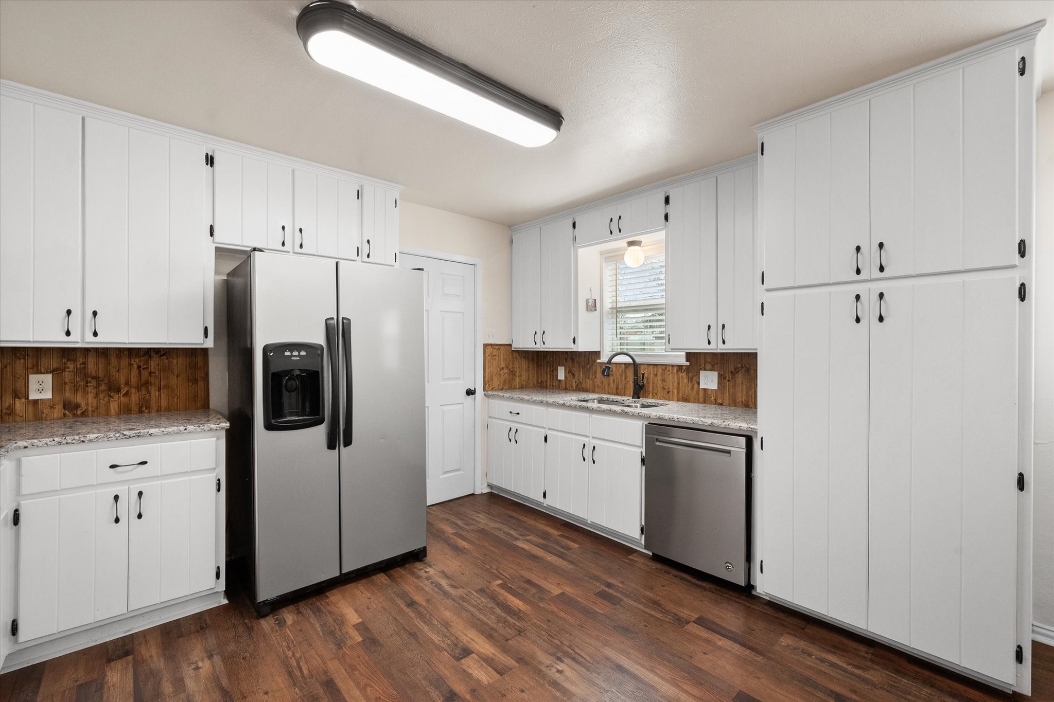 729 SW Sunnybrook Drive Burleson TX 76028