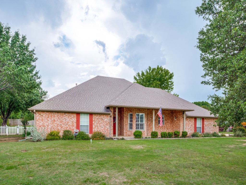 511 N Hardeman Circle Justin TX 76247