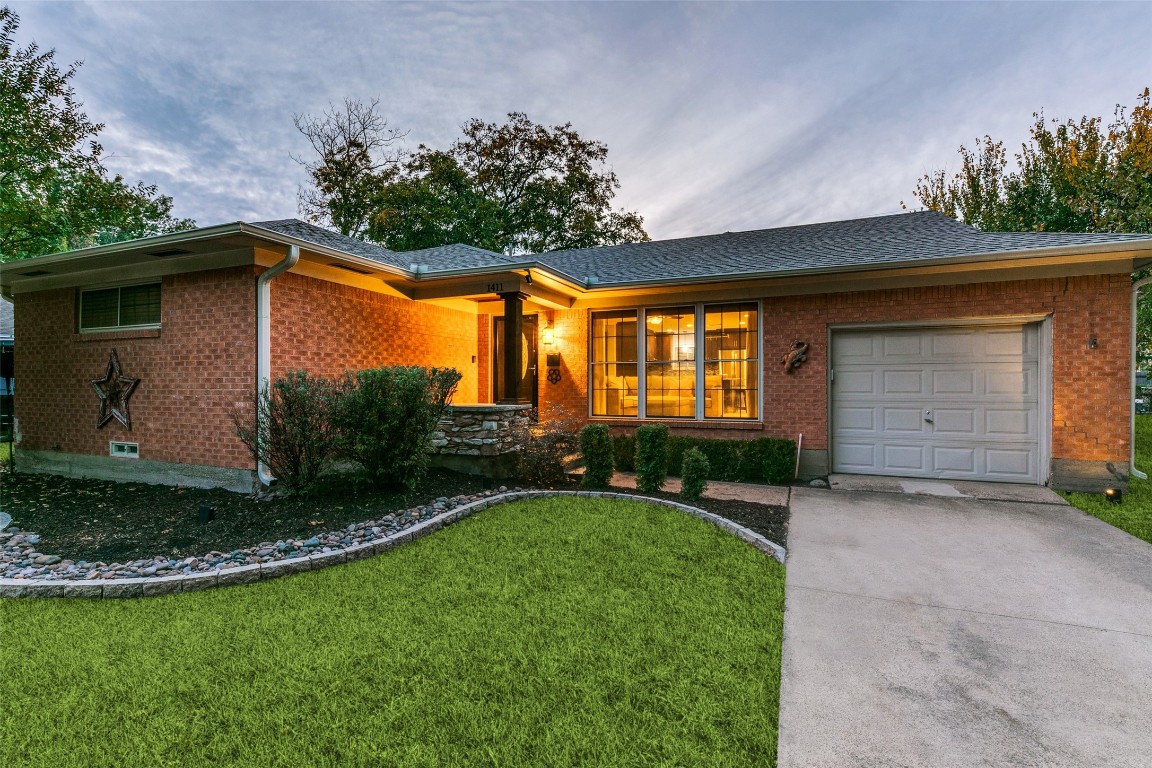 1411 Oriole Lane Garland TX 75042