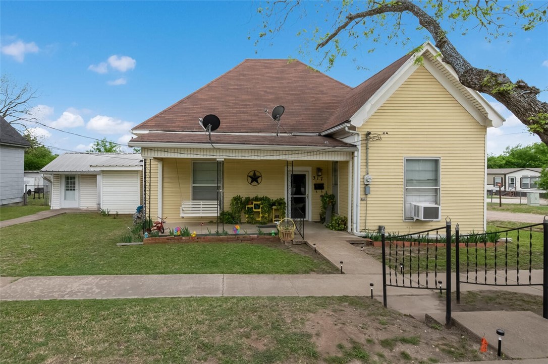 317 N Pearl Street Mart TX 76664