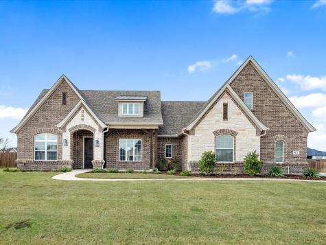 8821 Lazy Oak Drive Justin TX 76247