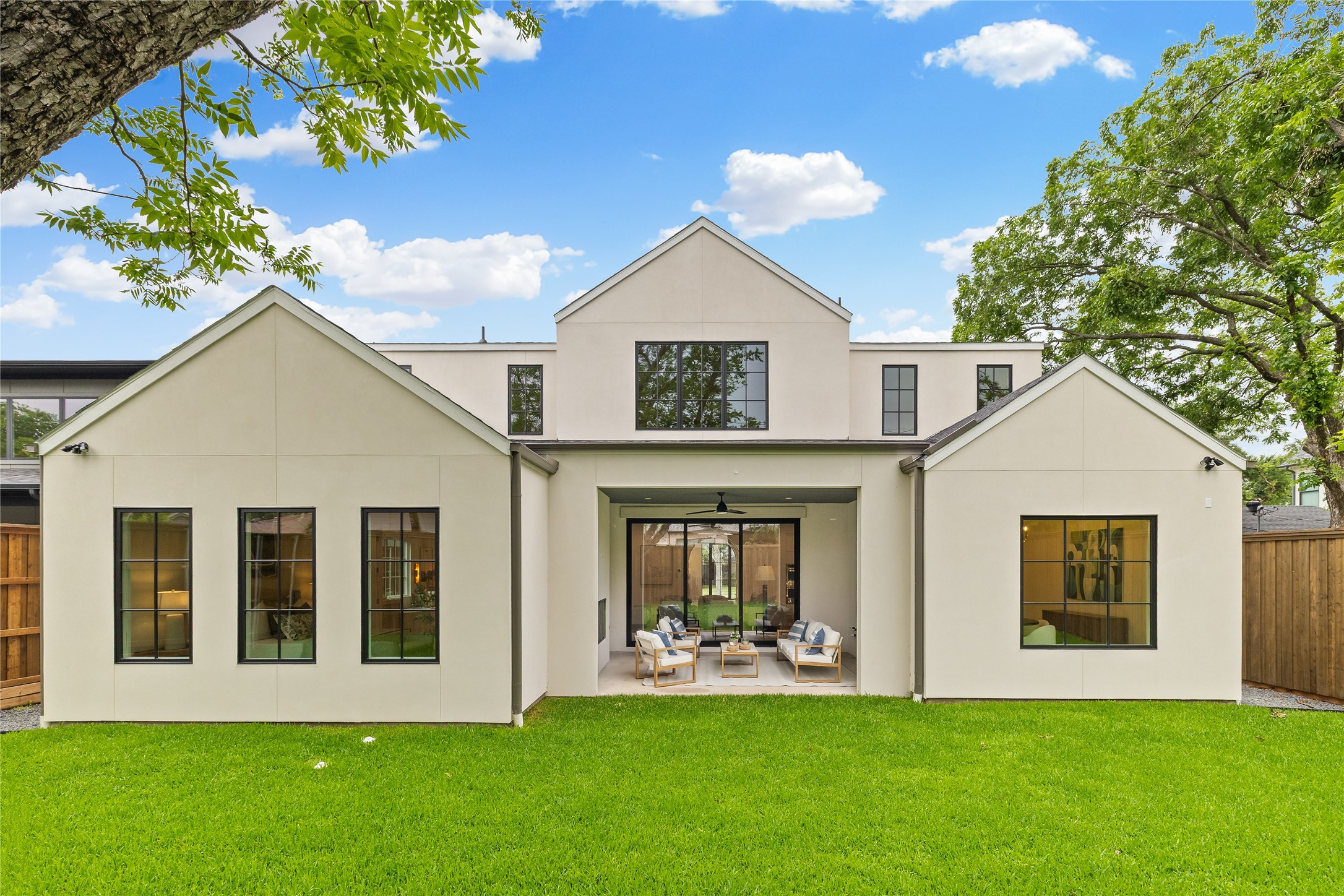 9866 Mixon Drive Dallas TX 75220