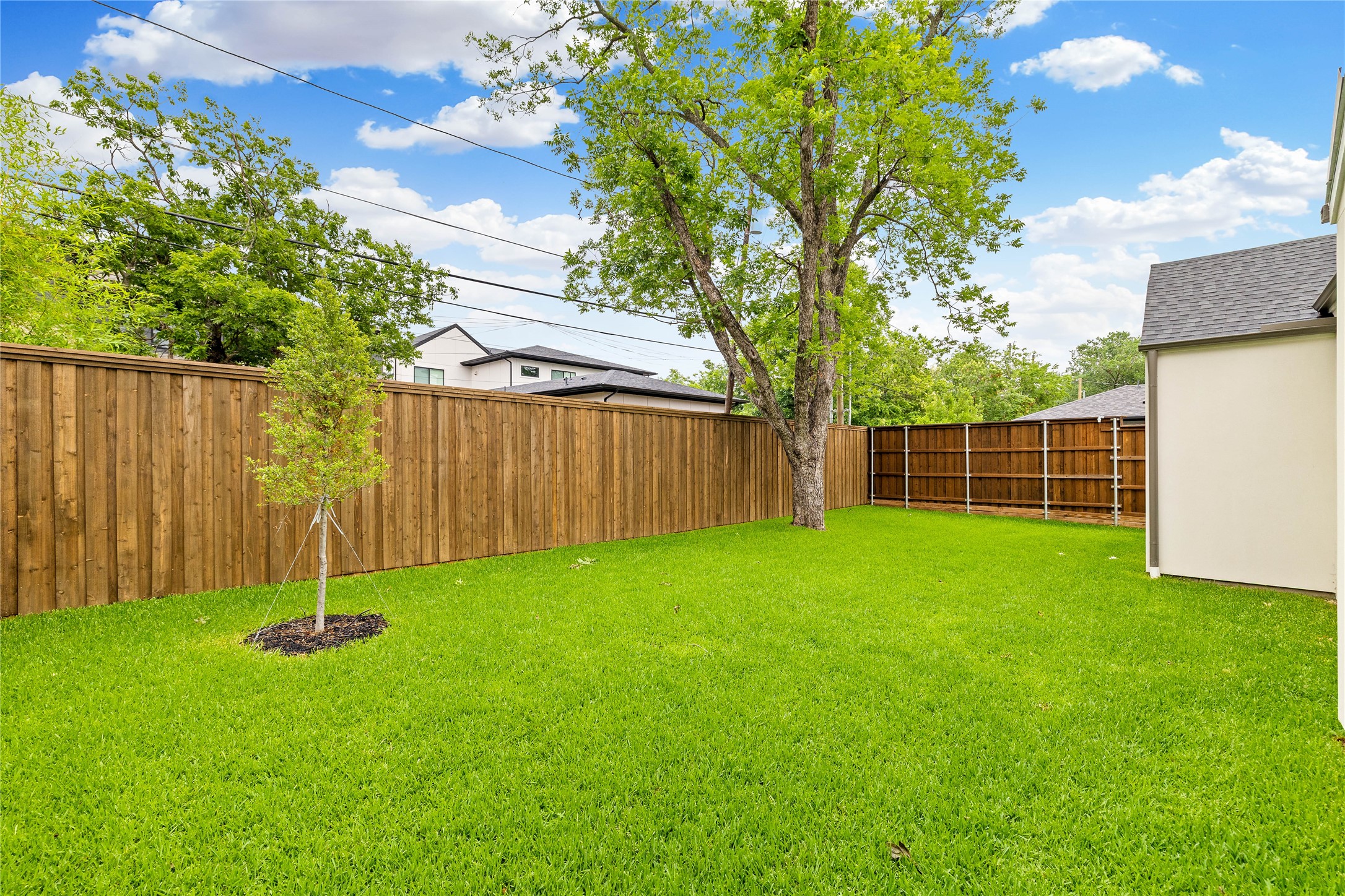 9866 Mixon Drive Dallas TX 75220