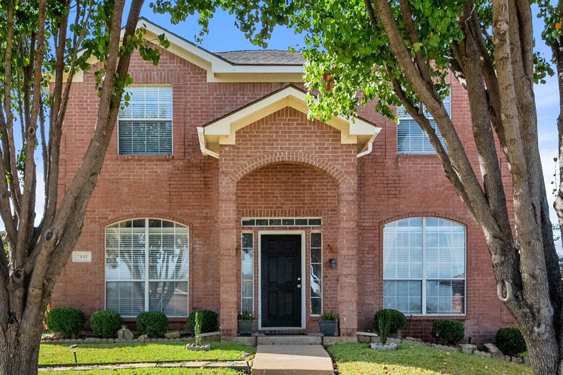 7801 Briarstone Court Fort Worth TX 76112
