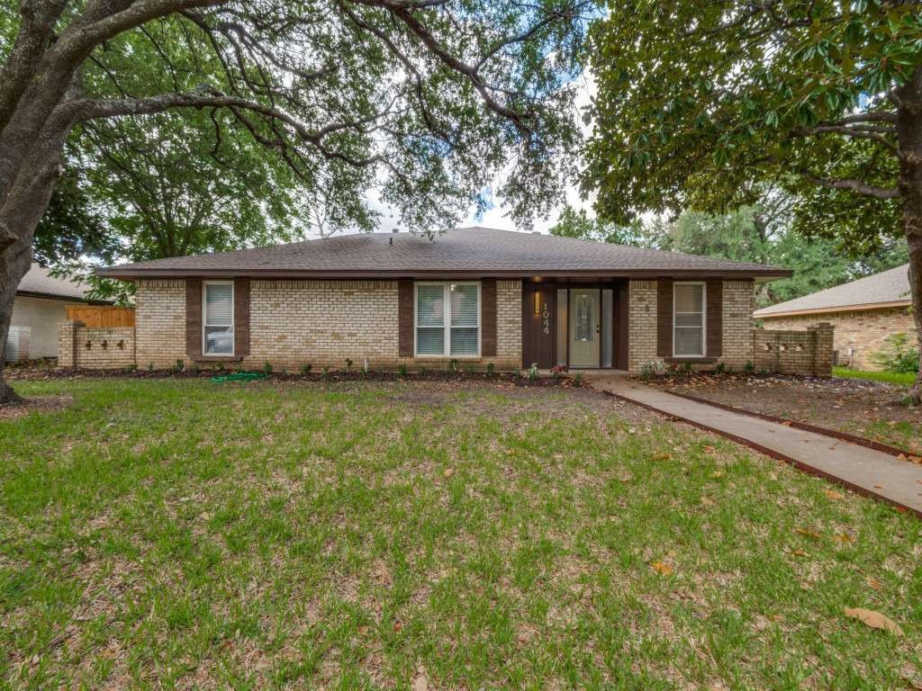 1044 Peach Lane Desoto TX 75115