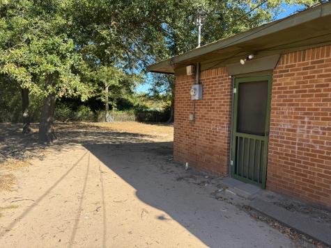 1206 - 1208 W Royall Boulevard Malakoff TX 75148