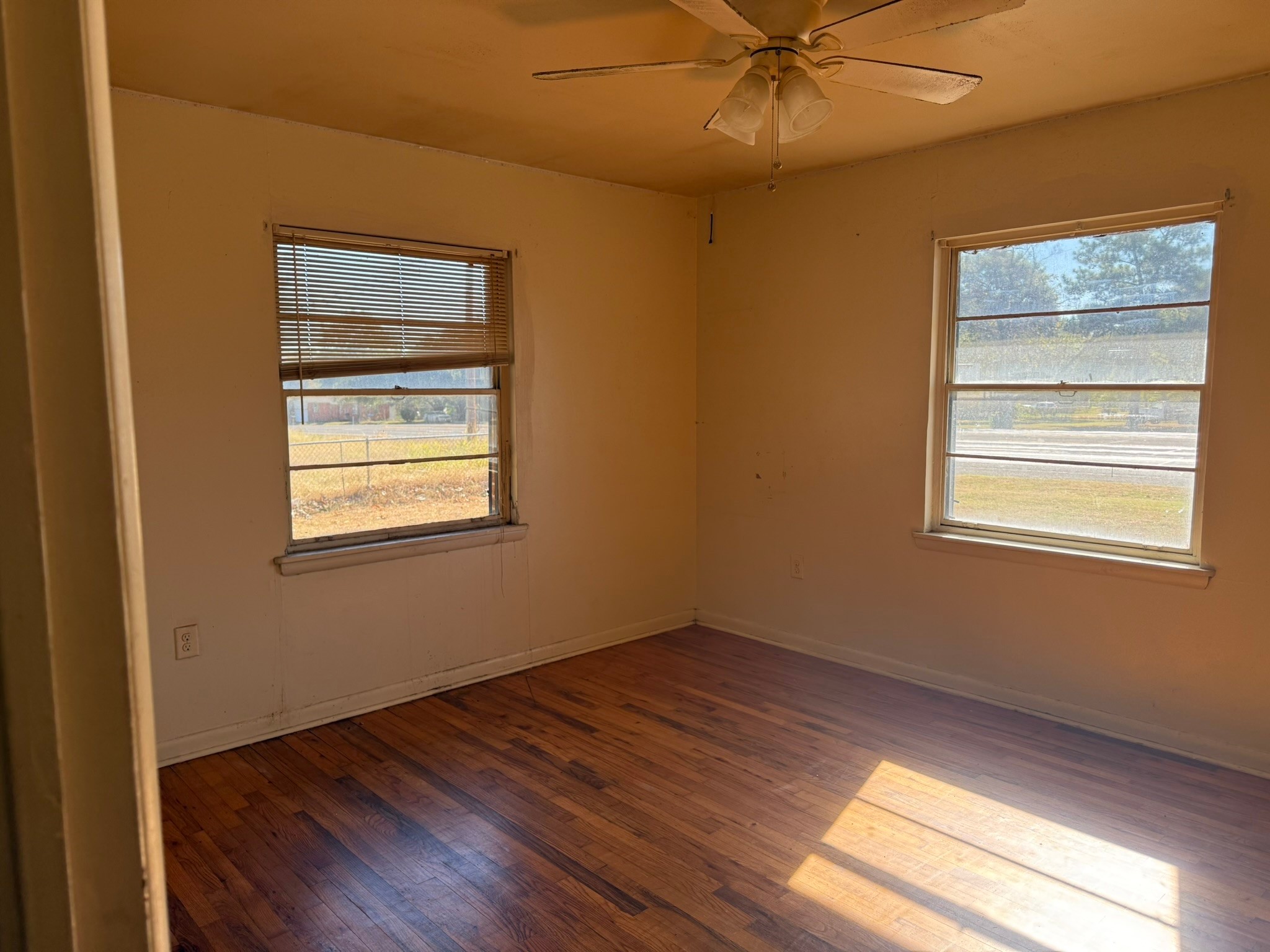 1206 - 1208 W Royall Boulevard Malakoff TX 75148