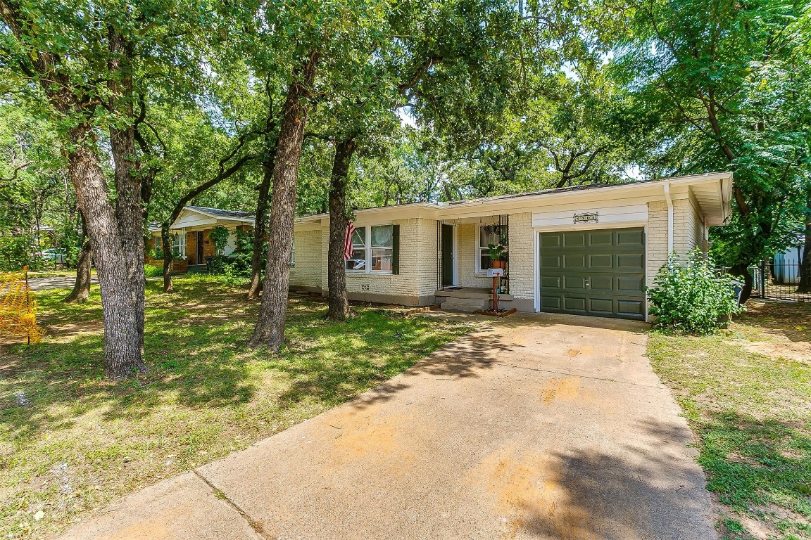 6304 Purington Avenue Fort Worth TX 76112