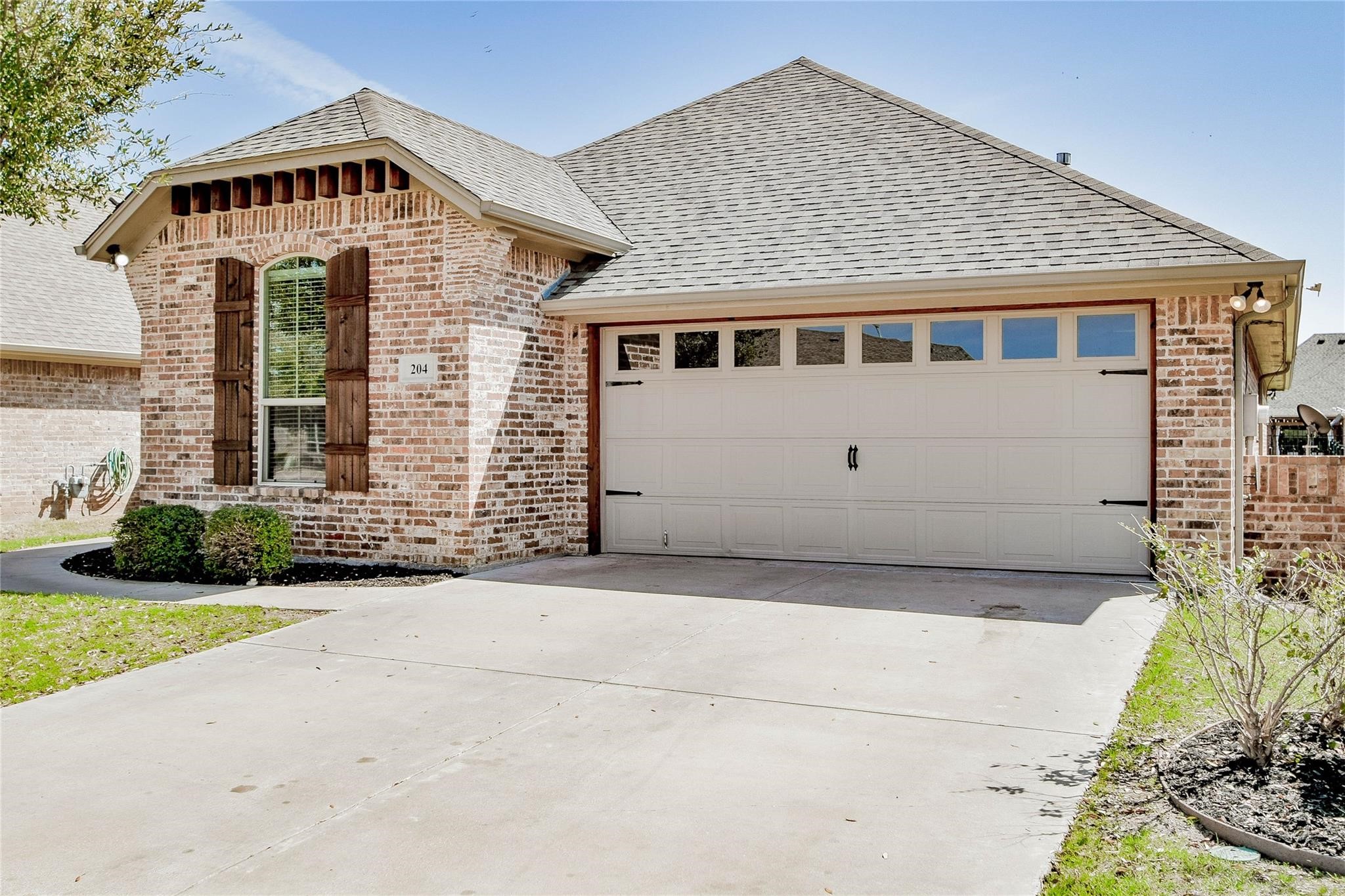204 Captains Court Granbury TX 76049