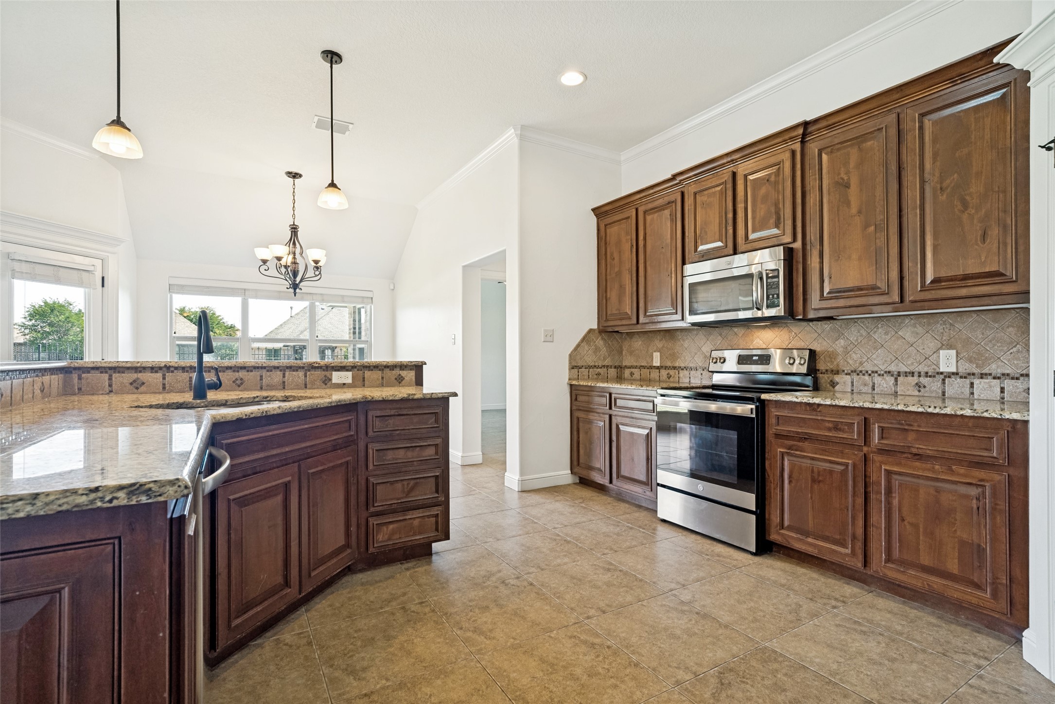 204 Captains Court Granbury TX 76049