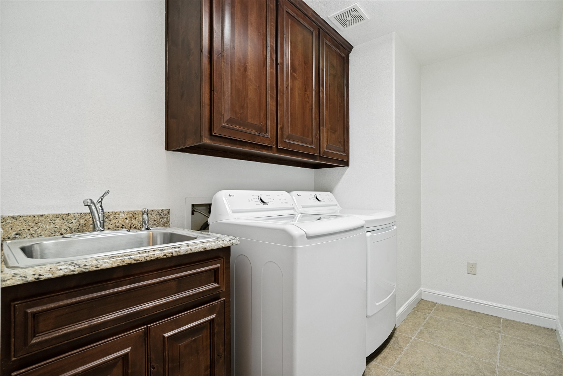 204 Captains Court Granbury TX 76049