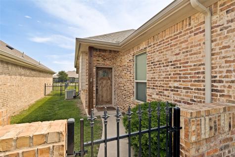 204 Captains Court Granbury TX 76049