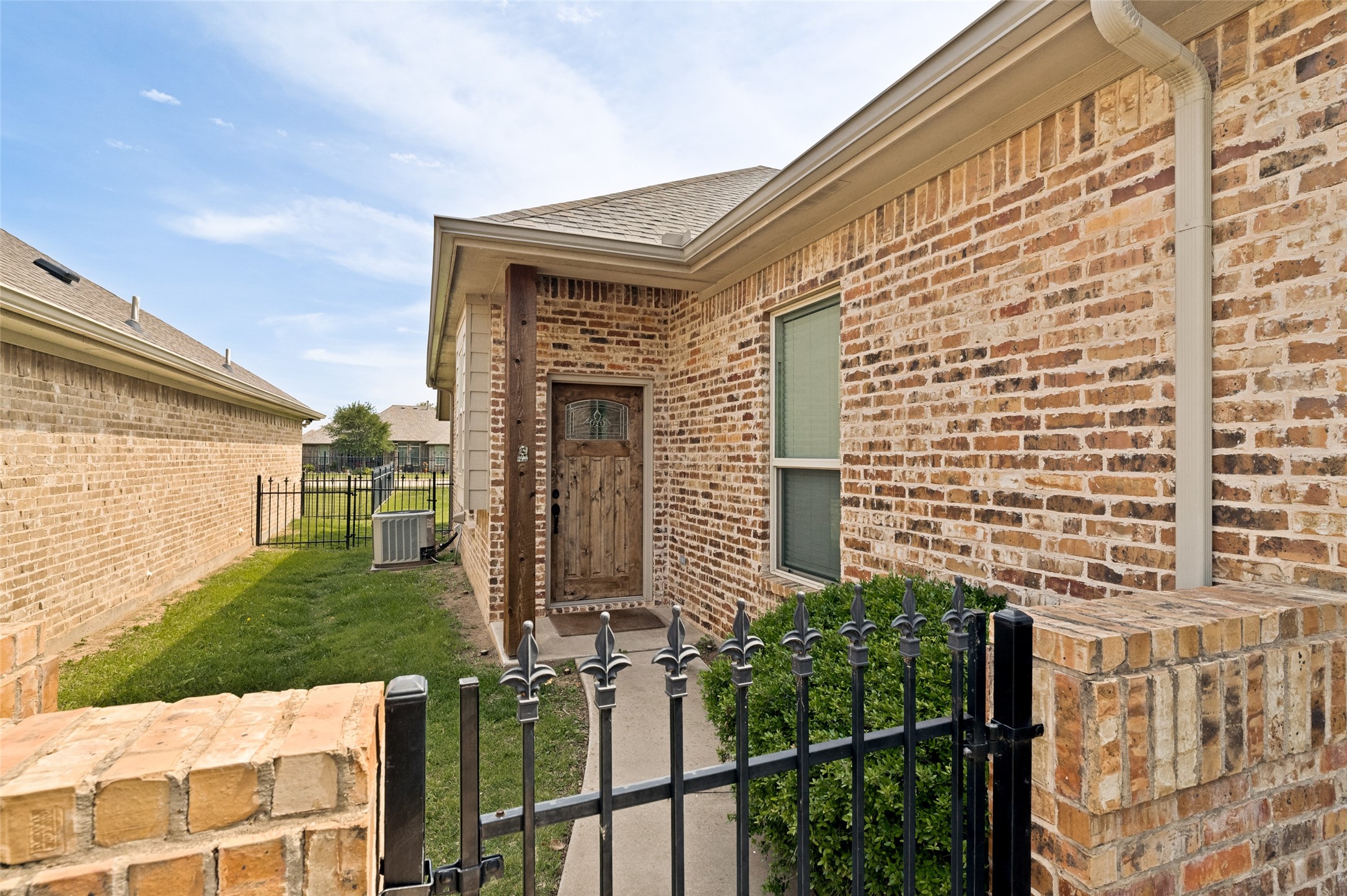 204 Captains Court Granbury TX 76049