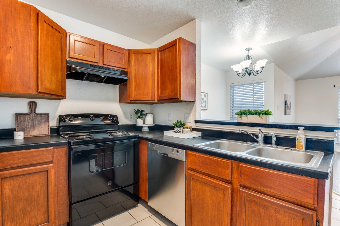905 Fairbanks Circle Duncanville TX 75137