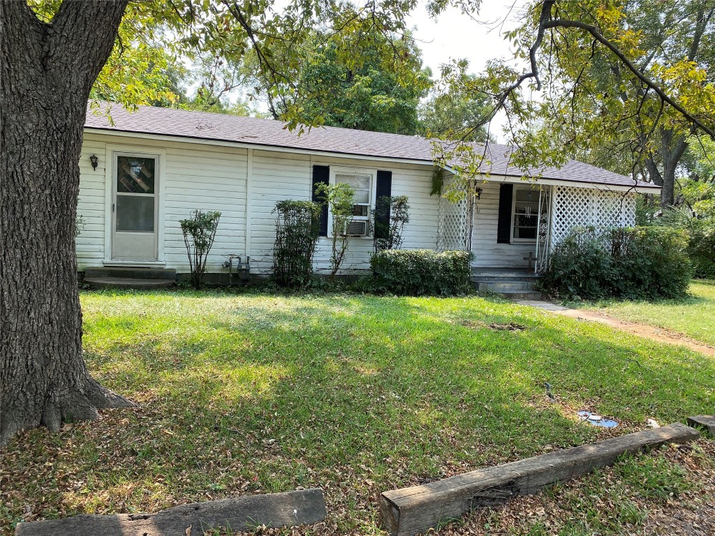 217 E Walcott Street Pilot Point TX 76258