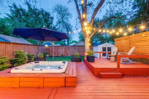 340 S Edgefield Avenue Dallas TX 75208