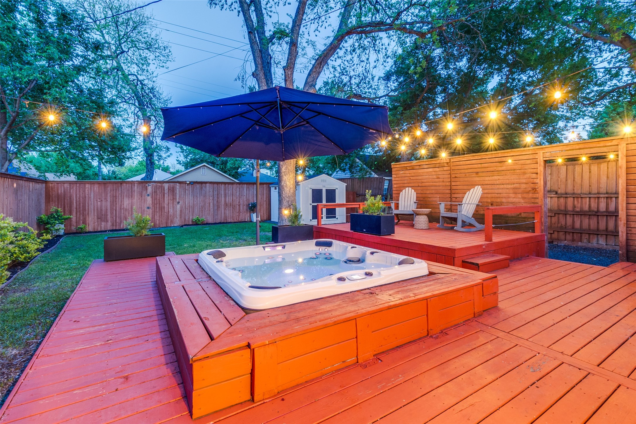 340 S Edgefield Avenue Dallas TX 75208