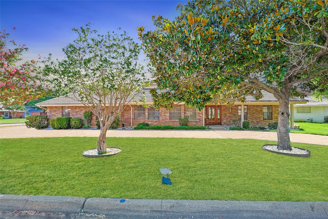 1800 Waterwood Drive Arlington TX 76012