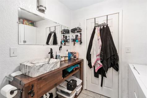 512 S Nueces Street Coleman TX 76834