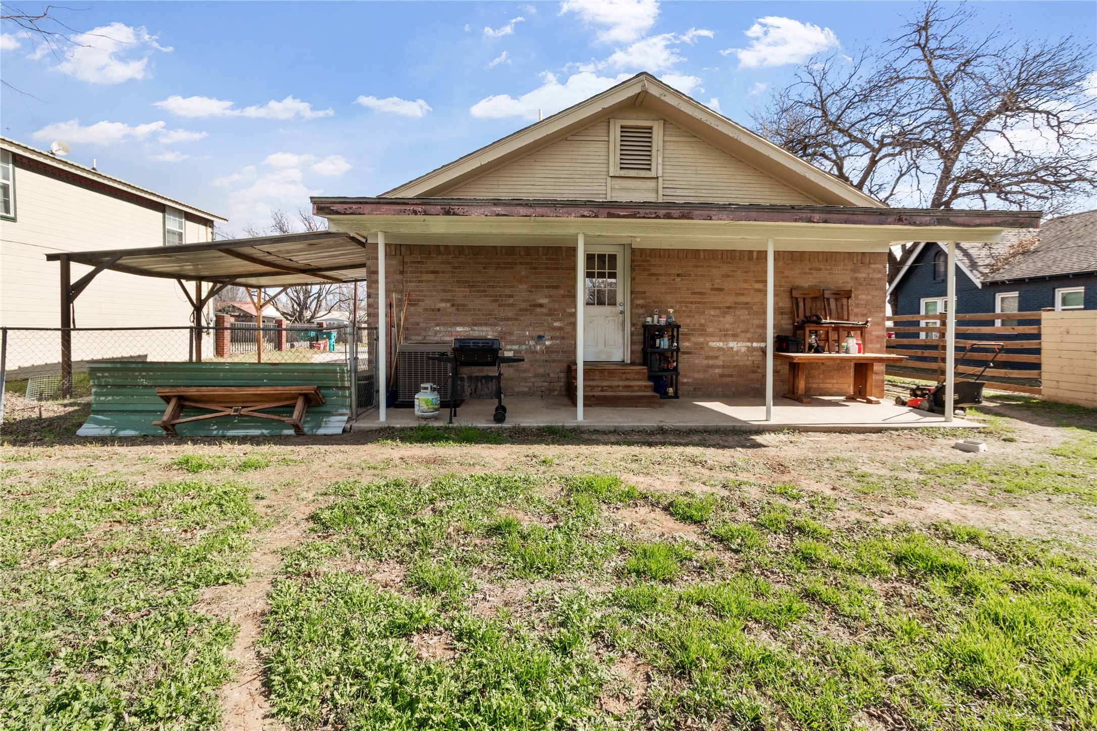 512 S Nueces Street Coleman TX 76834