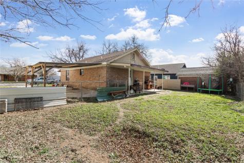 512 S Nueces Street Coleman TX 76834