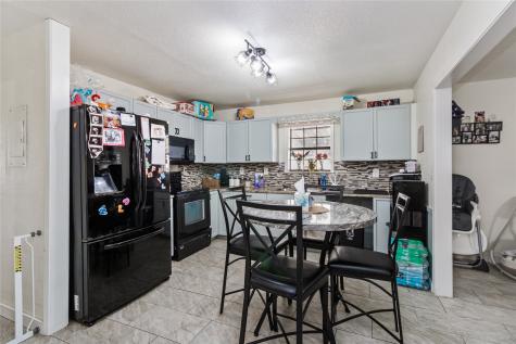 512 S Nueces Street Coleman TX 76834