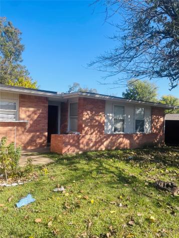 2203 Greenway Street Arlington TX 76010