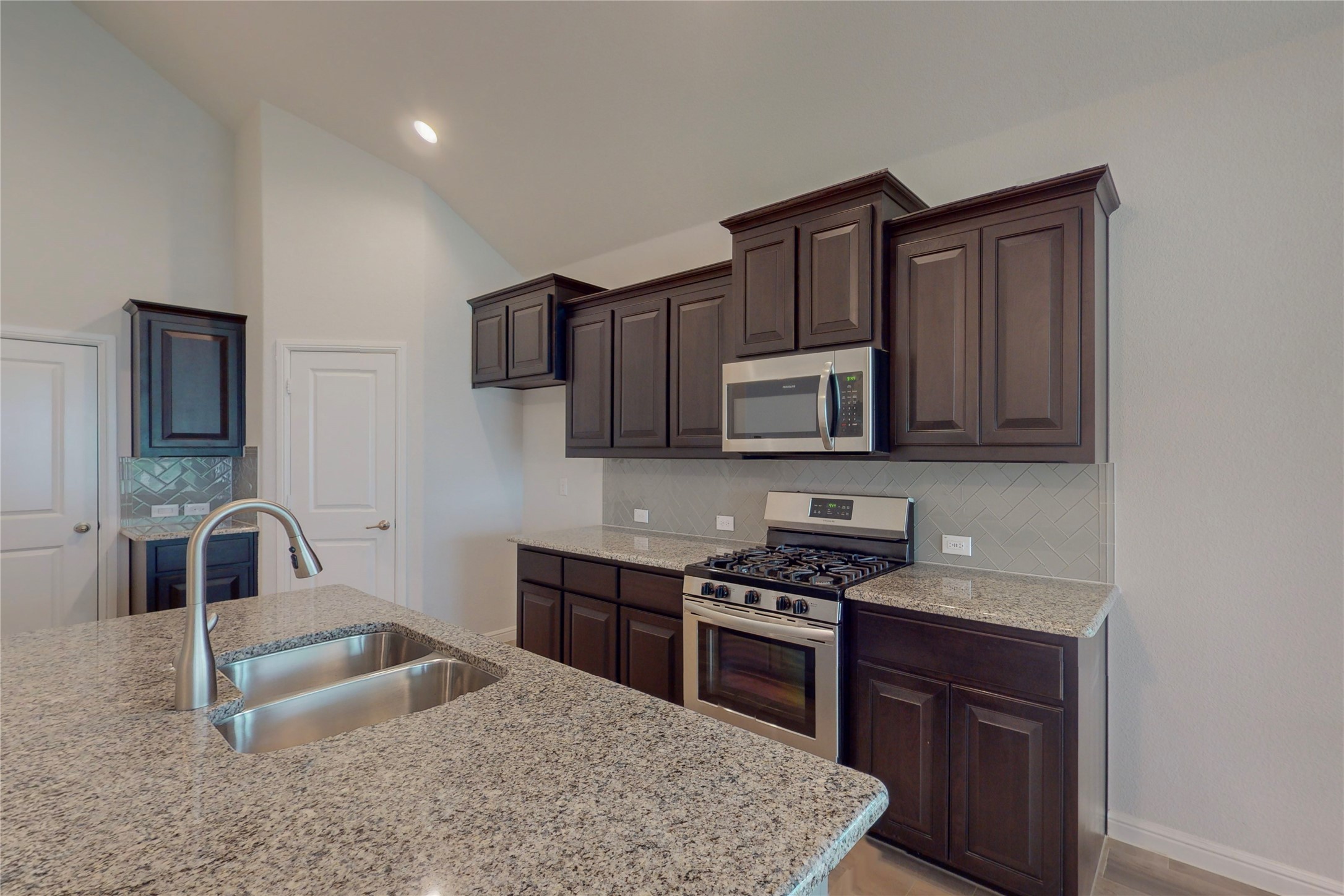 821 Falcon Road Argyle TX 76226