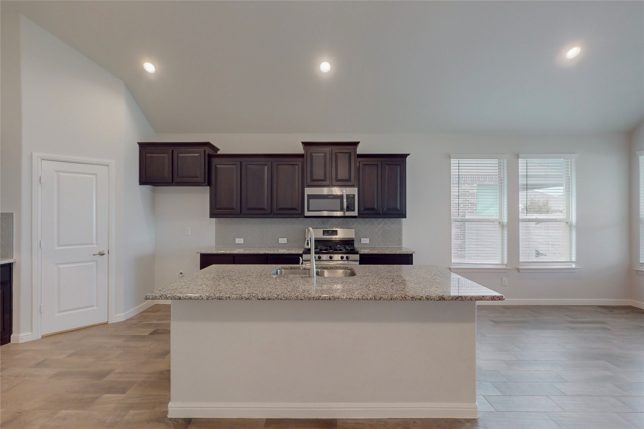 821 Falcon Road Argyle TX 76226