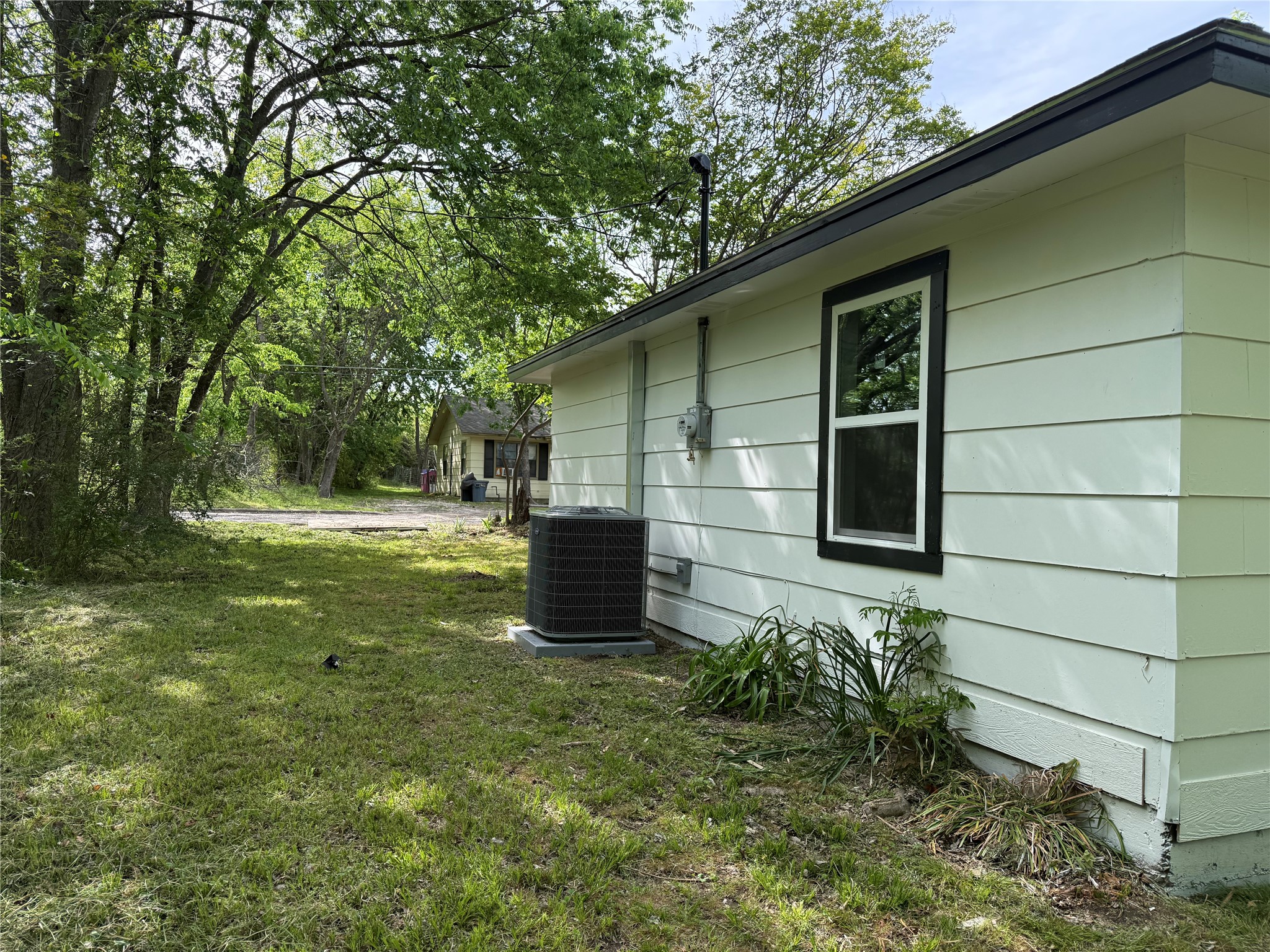 1114 Blackburn Street Commerce TX 75428