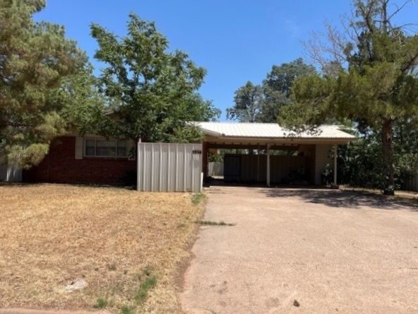 407 Eddy Street Quanah TX 79252