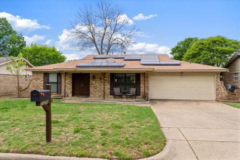 1025 Livingston Drive Hurst TX 76053