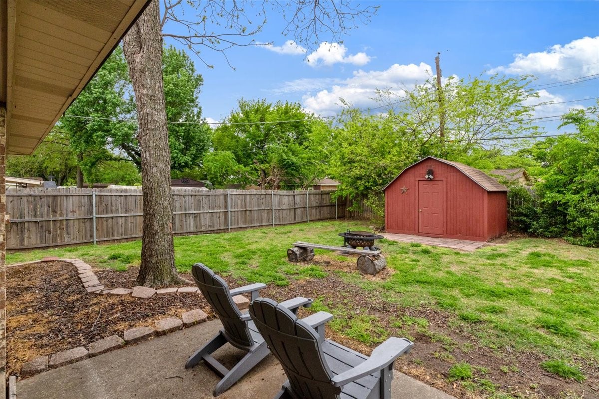1025 Livingston Drive Hurst TX 76053