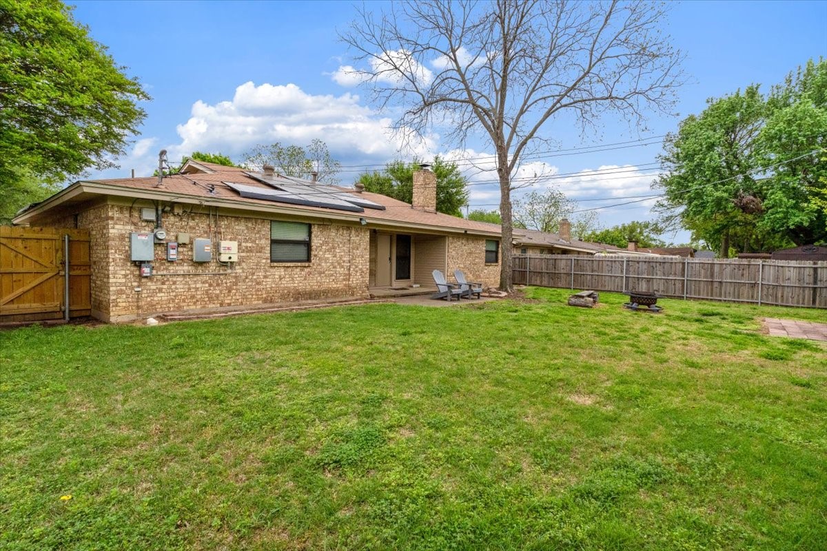 1025 Livingston Drive Hurst TX 76053