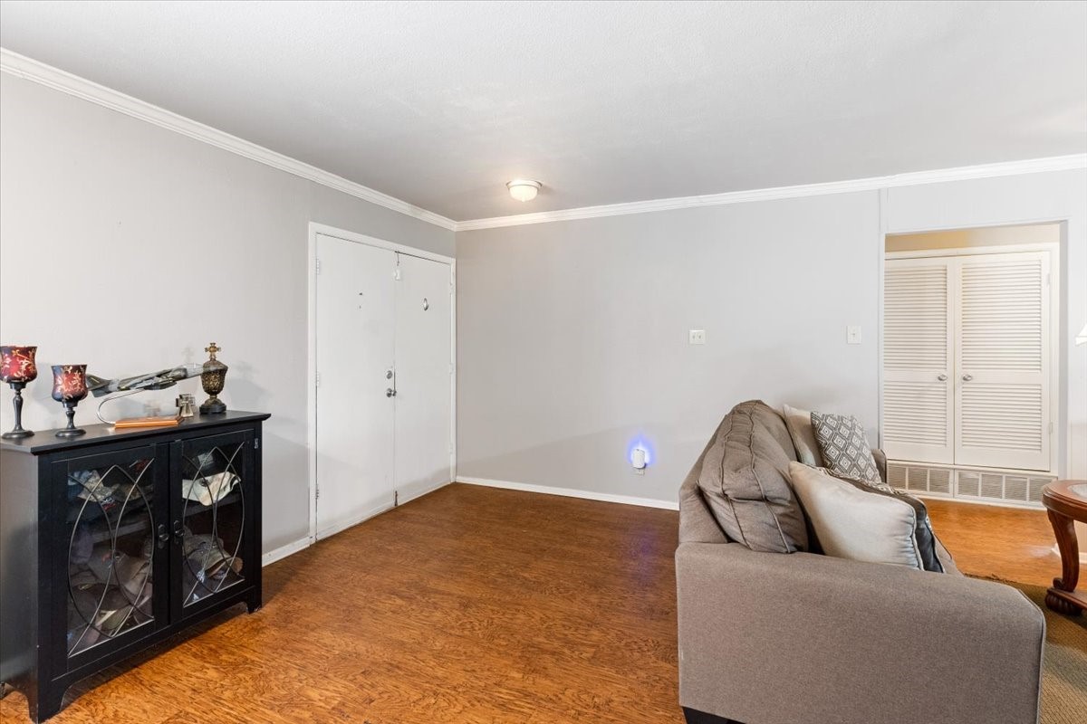 1025 Livingston Drive Hurst TX 76053