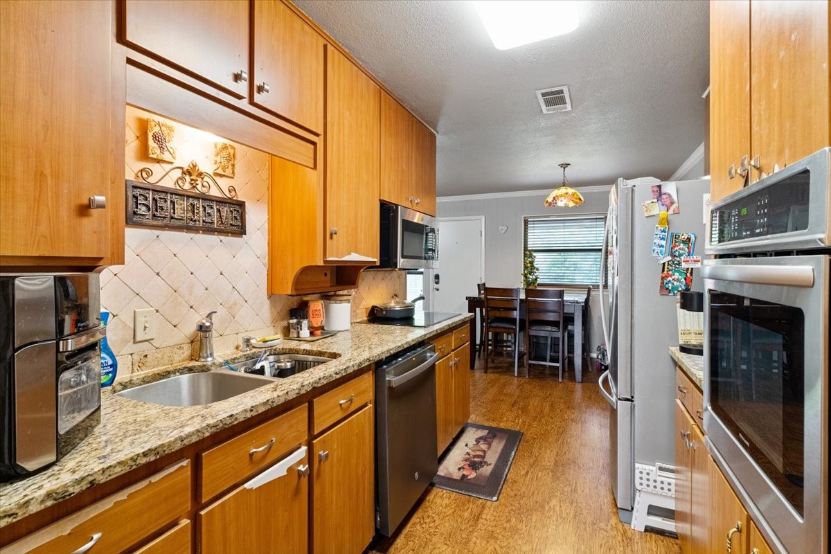 1025 Livingston Drive Hurst TX 76053