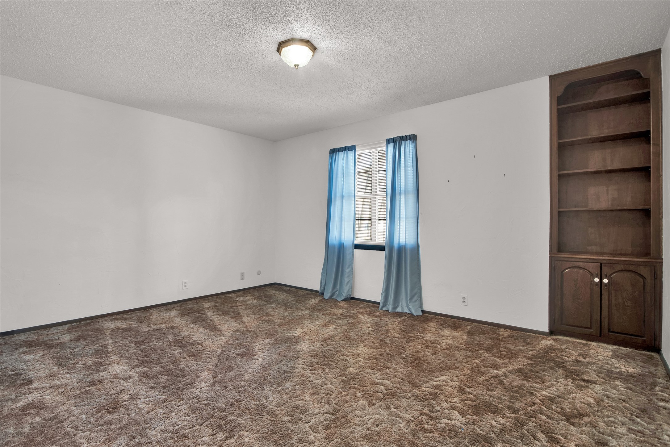101 Spring Valley Road Denison TX 75020